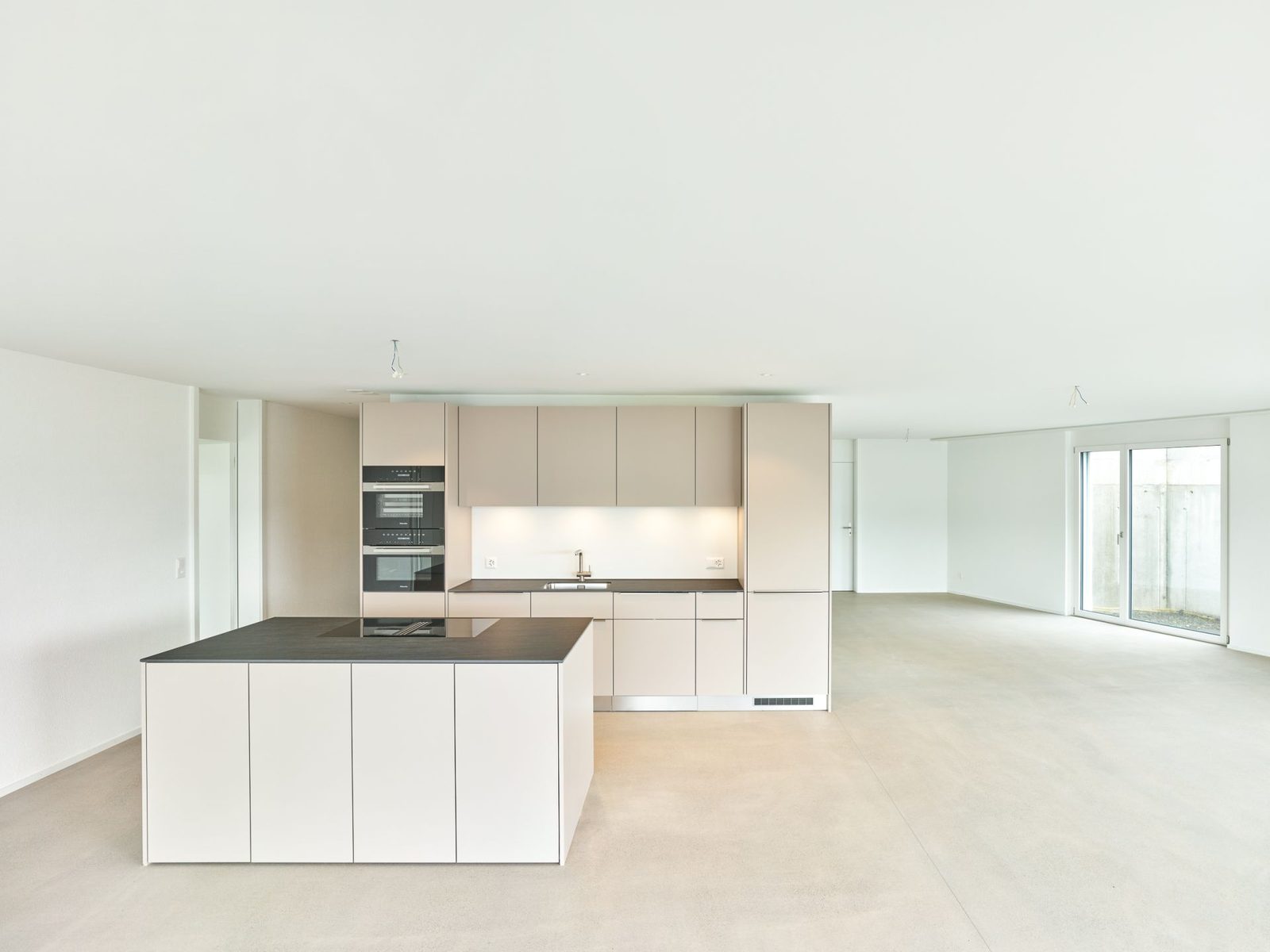 Fertig verputzte Wände und Decken, Neubau Haldenweg Muri